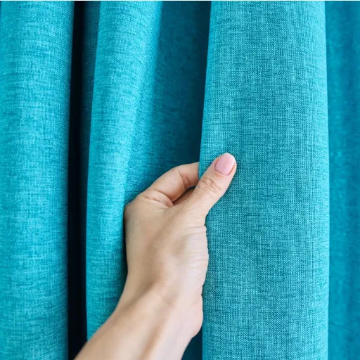 polyester fabric what does polyester feel like